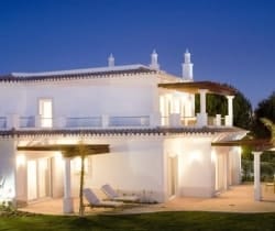 Villa-Al-Mar-Exterior-by-night