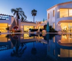 Villa-Praia-Swimming-pool-by-night