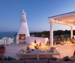 Villa-Trevo-Exterior-by-night