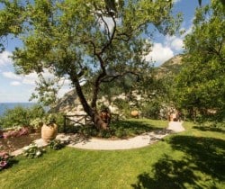 Villa Nynpha: Garden