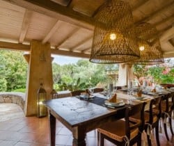 Villa Horizon: Al fresco dining area