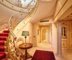 Apartment-Bellezza-Entrance-hall