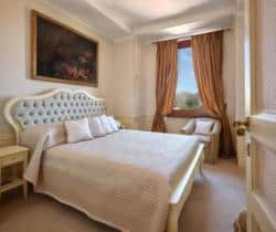 Apartment-Bellezza-Bedroom