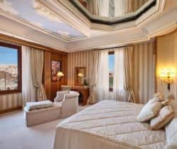 Apartment-Bellezza-Master-bedroom