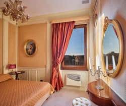 Apartment-Bellezza-Bedroom