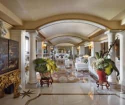 Apartment-Capitolium-Entrance-hall