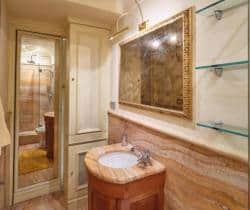 Apartment-Capitolium-Guest-bathroom