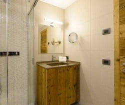 Chalet-Apartment-Cassiano-Bathroom