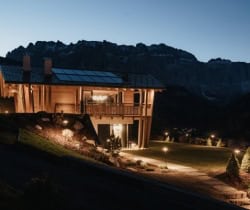 Chalet-Ambra-Exteriors-by-sunset