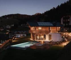 Chalet-Ambra-Exteriors-by-sunset