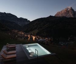 Chalet-Ambra-Exteriors-by-sunset