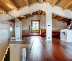 Villa Sogni - Studio and living area