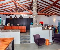 Villa-Vittoria-Kitchen-and-dining-area