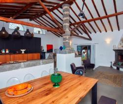Villa-Vittoria-Kitchen-and-dining-area