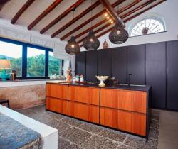 Villa-Vittoria-Kitchen-and-dining-area