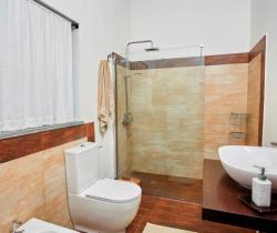 Villa-Vittoria-Bathroom