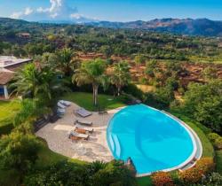 Villa-Vittoria-Swimming-pool