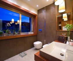 14Villa-Loren-Bathroom