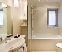 15Villa-Loren-Bathroom