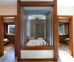 16Villa-Loren-Bathroom
