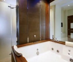 17Villa-Loren-Bathroom