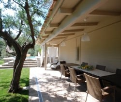 18Villa-Loren-Al-fresco-dining-area