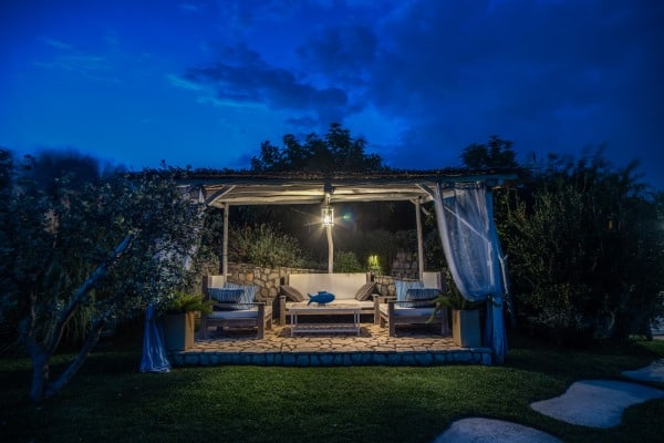 Villa-Millie-Outdoor-chill-out-area-by-night
