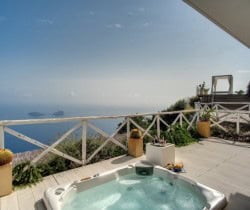 Villa-Millie-Outdoor-jacuzzi