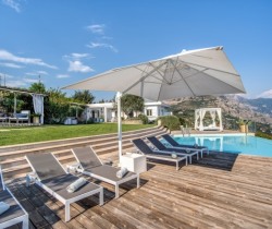 Villa-Millie-Outdoor-chill-out-area