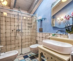 Villa-Sarmina-Bathroom