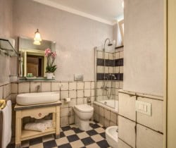Villa-Sarmina-Bathroom