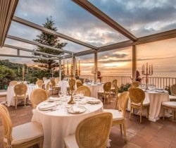 Villa-Sarmina-Al-fresco-dining-weding-party