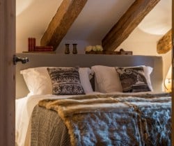 Chalet-Amadia-Bedroom