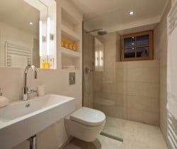 Chalet-Amadia-Bathroom