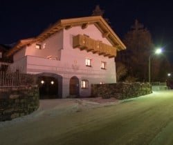 Chalet-Amadia-Exterior-by-night