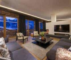 Chalet-Dagmar-Living-room-by-night
