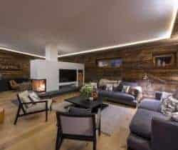 Chalet-Dagmar-Living-room-by-night
