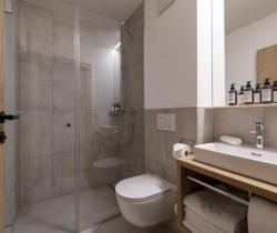 Chalet-Galzi-Bathroom