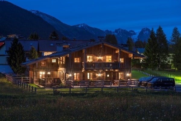 Chalet-Apartment-Nasse-Exterior-by-night