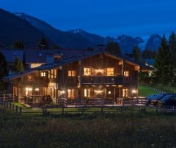 Chalet-Apartment-Nasse-Exterior-by-night