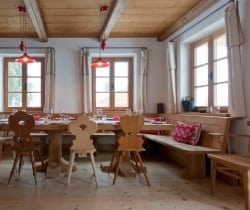 Chalet-Pettneu-Dining-room