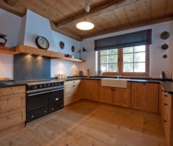 Chalet-Pettneu-Kitchen