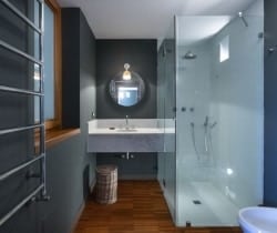 Villa Amata-Fitness room bathroom