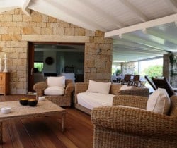 11Villa Elinor - In&Out chill out area