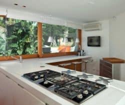 Villa-Strelizia-Kitchen