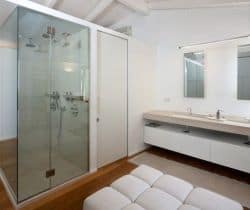 Villa-Strelizia-Bathroom