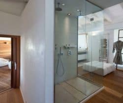 Villa-Strelizia-Bathroom