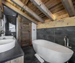 Chalet-Chatelard-Bathroom