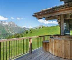 Chalet-Choumette-Outdoor-Jacuzzi