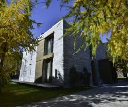 Chalet Cube - Outside View - Entrance